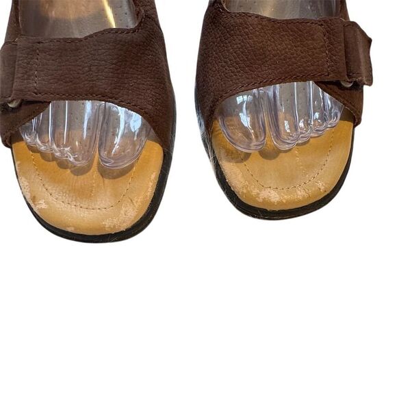 Cobbie Cuddlers Women's Brown Leather Sandals Size 10 Casual Summer - Picture 3 of 10